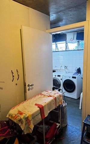 Apartamento à venda com 193m², 4 quartos e 1 vaga Apartamento à venda com 193m², 4 quartos e 1 vagaÁrea de Serviço - Despensa