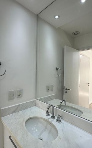 Apartamento para alugar com 68m², 2 quartos e 1 vaga Apartamento para alugar com 68m², 2 quartos e 1 vagaBanheiro da Suíte