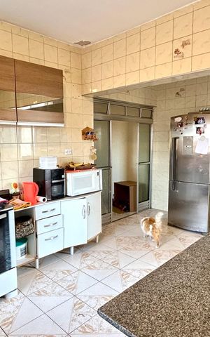 Casa à venda com 290m², 3 quartos e 1 vaga Casa à venda com 290m², 3 quartos e 1 vagaCozinha