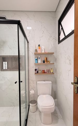 Casa à venda com 149m², 3 quartos e 2 vagasBanheiro da Suíte