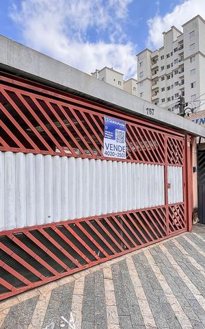Casa à venda com 162m², 5 quartos e 2 vagasFachada + plaquinha 