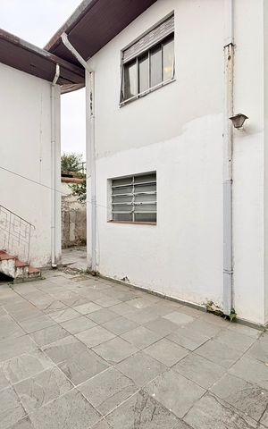 Casa para alugar com 225m², 4 quartos e 5 vagas Casa para alugar com 225m², 4 quartos e 5 vagasQuintal