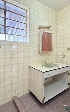 Casa para alugar com 225m², 4 quartos e 5 vagas Casa para alugar com 225m², 4 quartos e 5 vagasBanheiro social
