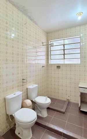 Casa para alugar com 225m², 4 quartos e 5 vagas Casa para alugar com 225m², 4 quartos e 5 vagasBanheiro da suíte