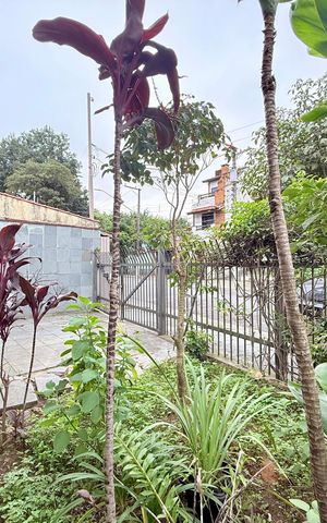 Casa para alugar com 225m², 4 quartos e 5 vagas Casa para alugar com 225m², 4 quartos e 5 vagasGaragem