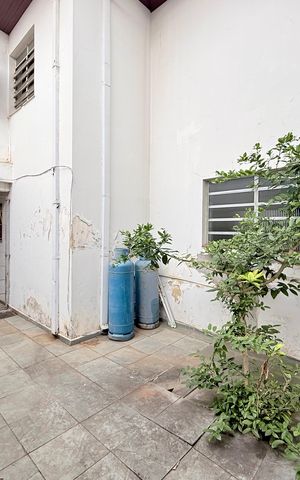 Casa para alugar com 225m², 4 quartos e 5 vagas Casa para alugar com 225m², 4 quartos e 5 vagasQuintal