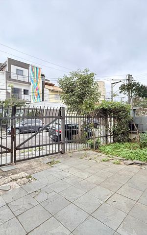 Casa para alugar com 225m², 4 quartos e 5 vagas Casa para alugar com 225m², 4 quartos e 5 vagasGaragem