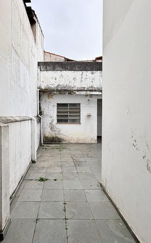Casa para alugar com 225m², 4 quartos e 5 vagas Casa para alugar com 225m², 4 quartos e 5 vagasQuintal