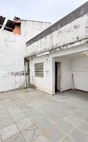 Casa para alugar com 225m², 4 quartos e 5 vagas Casa para alugar com 225m², 4 quartos e 5 vagasQuintal