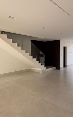 Casa à venda com 190m², 3 quartos e 2 vagasSala