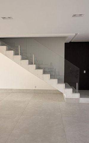 Casa à venda com 190m², 3 quartos e 2 vagasSala