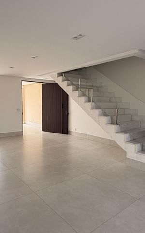 Casa à venda com 190m², 3 quartos e 2 vagasSala