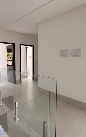 Casa à venda com 190m², 3 quartos e 2 vagasCorredor