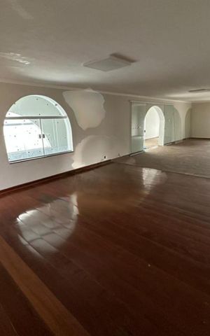 Casa para alugar com 1000m², 15 quartos e 3 vagas