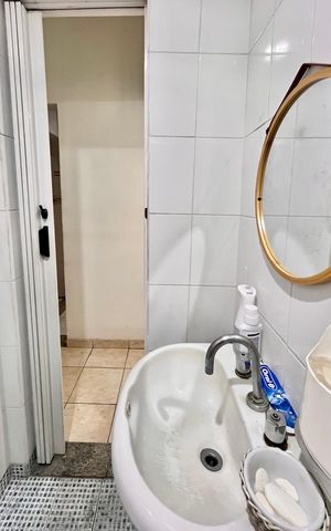 Apartamento à venda com 78m², 2 quartos e sem vaga Apartamento à venda com 78m², 2 quartos e sem vagaBanheiro social