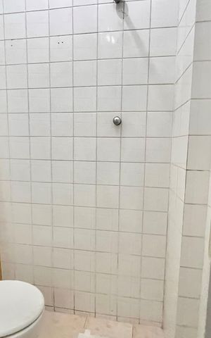 Apartamento à venda com 78m², 2 quartos e sem vaga Apartamento à venda com 78m², 2 quartos e sem vagaBanheiro de serviço