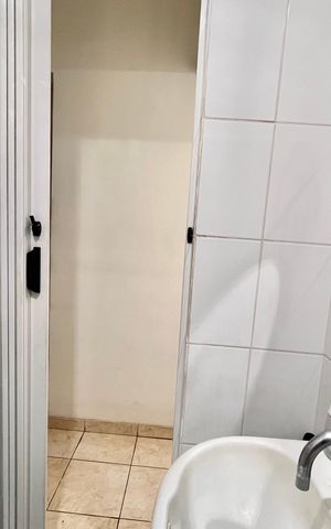 Apartamento à venda com 78m², 2 quartos e sem vaga Apartamento à venda com 78m², 2 quartos e sem vagaBanheiro social