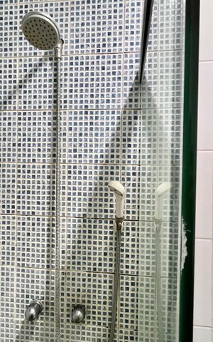Apartamento à venda com 78m², 2 quartos e sem vaga Apartamento à venda com 78m², 2 quartos e sem vagaBanheiro social