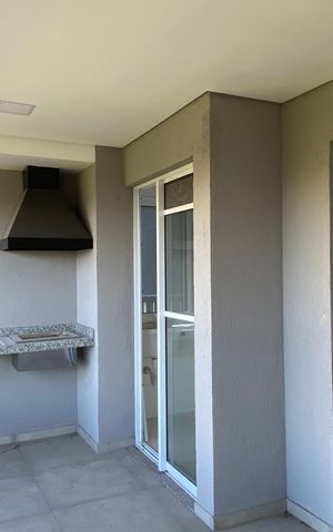 Apartamento à venda com 87m², 3 quartos e 2 vagas Apartamento à venda com 87m², 3 quartos e 2 vagasVaranda