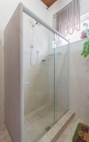 Casa para alugar com 285m², 4 quartos e sem vagaBanheiro1 