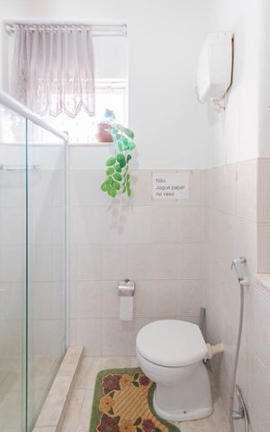 Casa para alugar com 285m², 4 quartos e sem vagaBanheiro1 