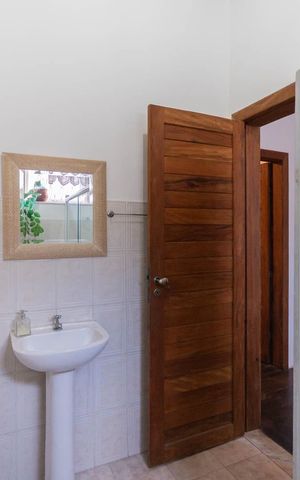Casa para alugar com 285m², 4 quartos e sem vagaBanheiro1 