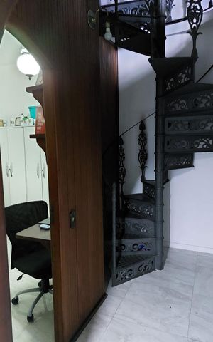 Casa à venda com 260m², 4 quartos e 2 vagasCorredor