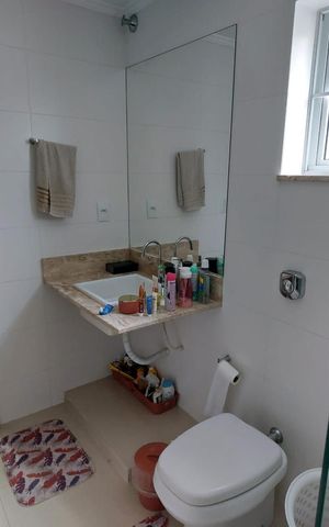 Casa à venda com 260m², 4 quartos e 2 vagasBanheiro social
