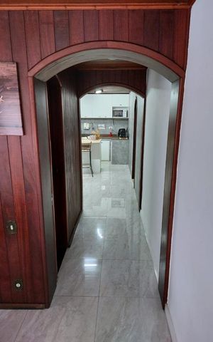 Casa à venda com 260m², 4 quartos e 2 vagasCorredor