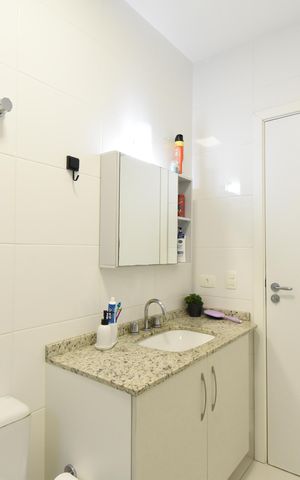 Casa de condomínio para alugar com 130m², 3 quartos e 2 vagasBanheiro