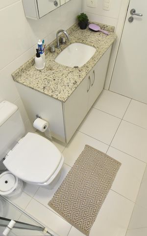 Casa de condomínio para alugar com 130m², 3 quartos e 2 vagasBanheiro