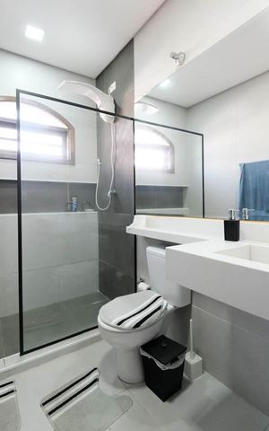 Casa para alugar com 260m², 4 quartos e 3 vagasBanheiro 1