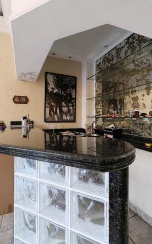 Casa para alugar com 260m², 4 quartos e 3 vagasSala