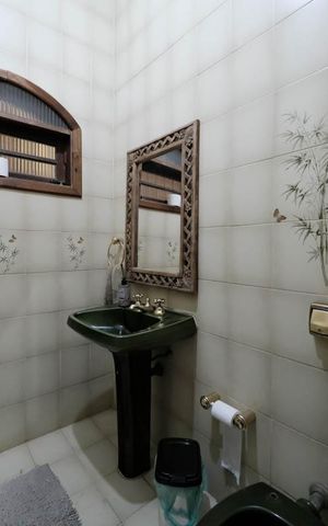 Casa para alugar com 260m², 4 quartos e 3 vagasBanheiro 2