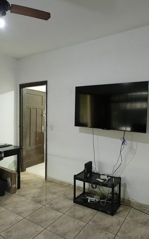 Casa à venda com 106m², 2 quartos e 2 vagasSala