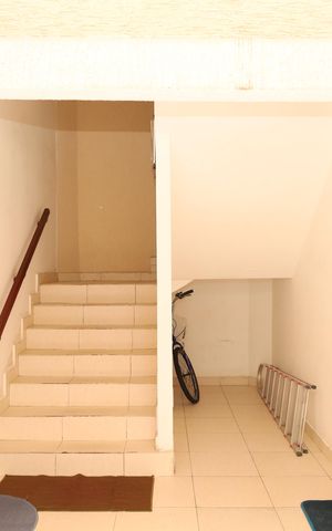 Apartamento à venda com 48m², 2 quartos e sem vagaÁrea comum - Saguão do prédio