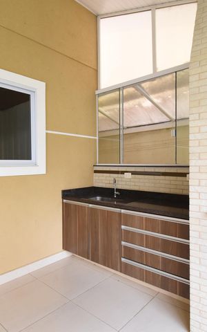 Casa à venda com 70m², 2 quartos e 8 vagasVaranda com Churrasqueira