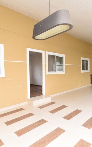 Casa à venda com 70m², 2 quartos e 8 vagasVaranda com Churrasqueira