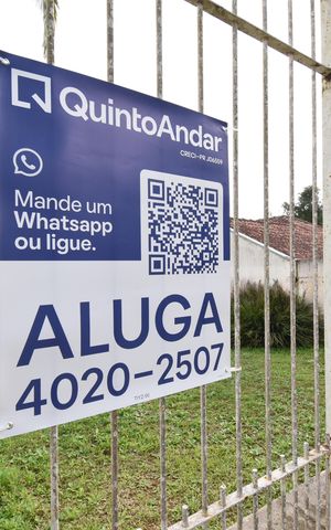 Casa à venda com 70m², 2 quartos e 8 vagasPlaca