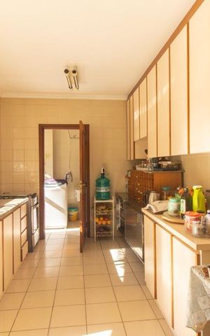 Apartamento à venda com 166m², 4 quartos e 2 vagas Apartamento à venda com 166m², 4 quartos e 2 vagasCozinha