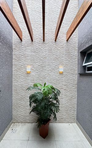 Casa para alugar com 120m², 2 quartos e 2 vagas Casa para alugar com 120m², 2 quartos e 2 vagasVaranda da Sala