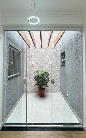 Casa para alugar com 120m², 2 quartos e 2 vagas Casa para alugar com 120m², 2 quartos e 2 vagasVaranda da Sala