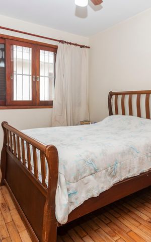 Casa à venda com 160m², 3 quartos e 2 vagas Casa à venda com 160m², 3 quartos e 2 vagasSuíte