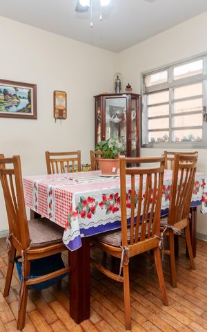 Casa à venda com 160m², 3 quartos e 2 vagas Casa à venda com 160m², 3 quartos e 2 vagasCopa