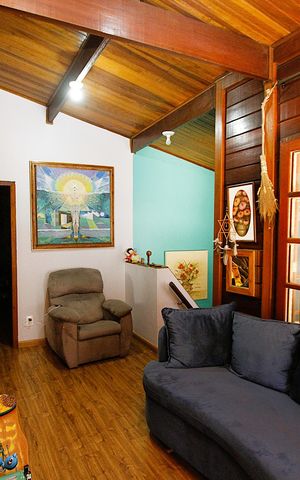 Casa à venda com 260m², 3 quartos e 2 vagasSala