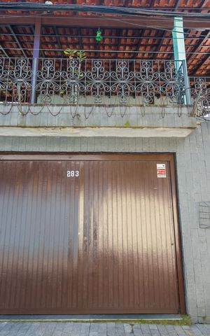 Casa para alugar com 300m², 3 quartos e 2 vagas Casa para alugar com 300m², 3 quartos e 2 vagasFachada