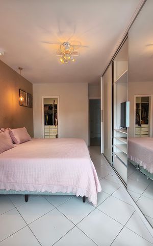 Casa de condomínio à venda com 403m², 5 quartos e 3 vagas Casa de condomínio à venda com 403m², 5 quartos e 3 vagasSuíte 1