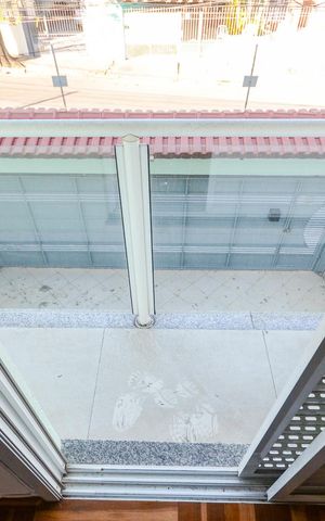 Casa à venda com 154m², 3 quartos e 3 vagas Casa à venda com 154m², 3 quartos e 3 vagasSuíte - Sacada