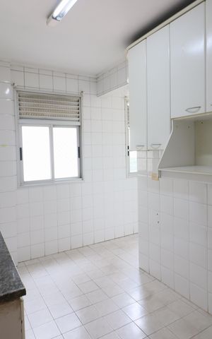 Apartamento à venda com 70m², 3 quartos e 2 vagasCozinha e Área de Serviço