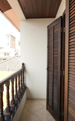 Casa para alugar com 242m², 3 quartos e 5 vagasSacada